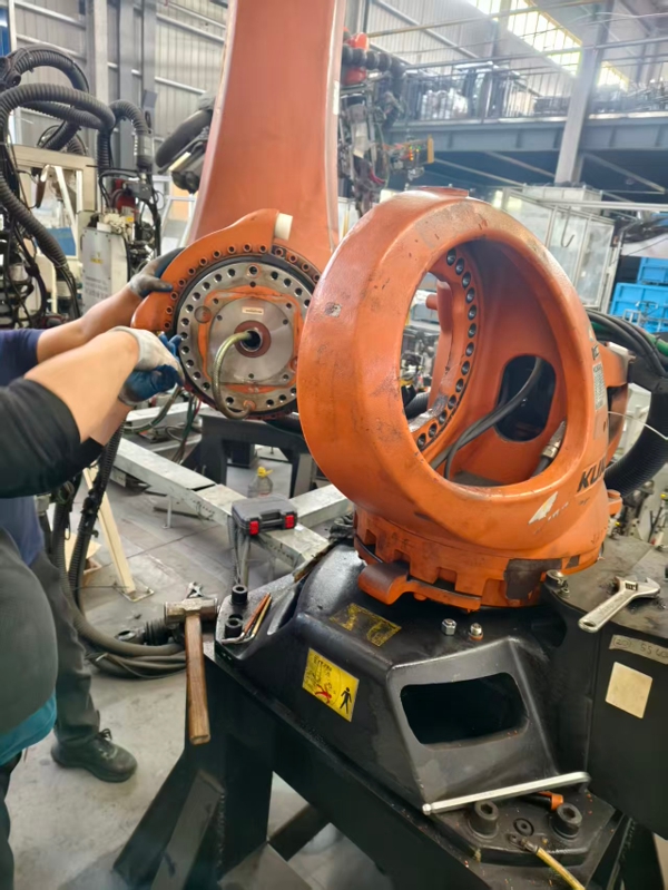 库卡机器人减速机维修，漏油维修及保养