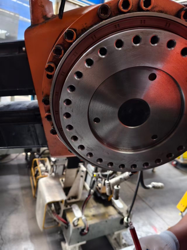 库卡机器人减速机维修，漏油维修及保养